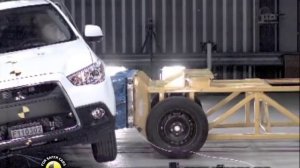 All new Mitsubishi ASX Crash Test 2011