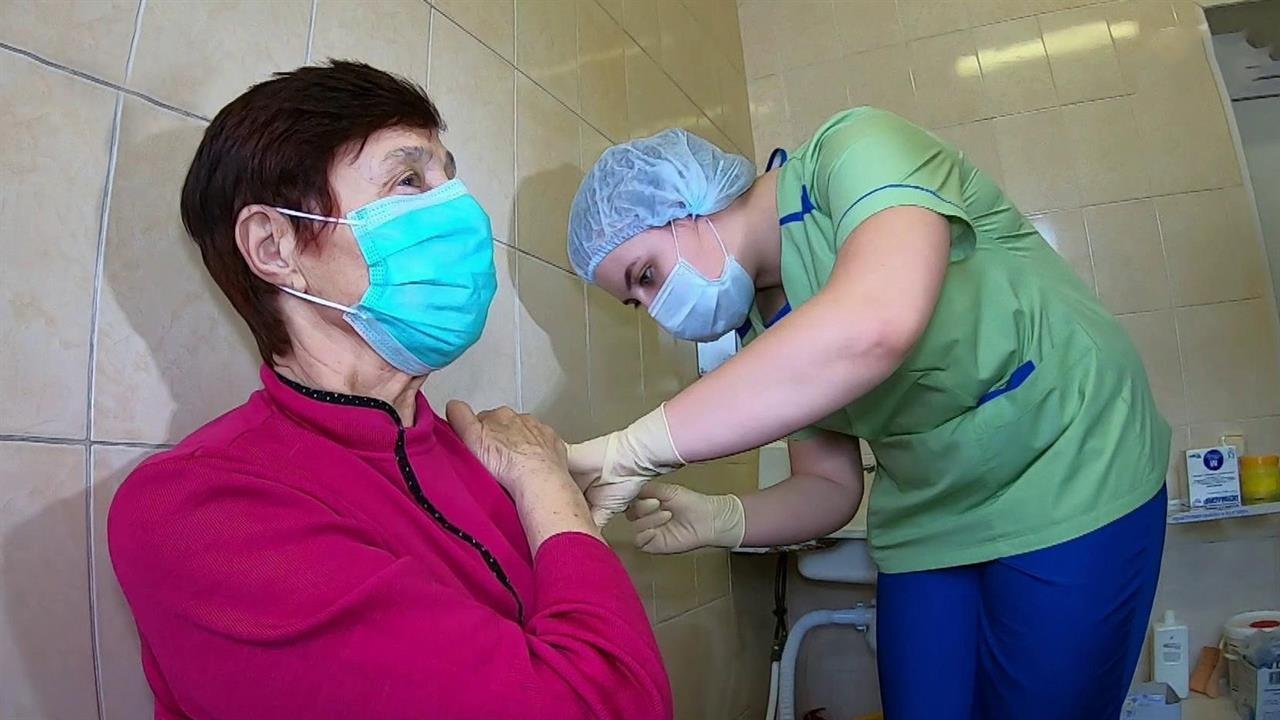 В России началась массовая вакцинация от коронавируса