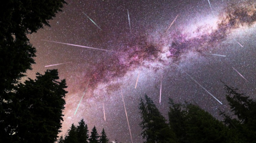 Небесный след: что жители России смогут увидеть в небе в ночь на 12 августа