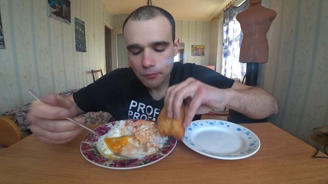 МУКБАНГ/АСМР ЯИЧНИЦА/ РИС/ СОУС /СОСИСКА В ТЕСТЕ/ БЕЛЯШ С КАРТОШКОЙ/УЖИН/ ОБЖОР/ EATING/ASMR/Mukban смотреть онлайн