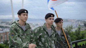 "Едут-едут БТРы" песня группы Зверобой. Клуб «Юный патриот Родины» Владивосток