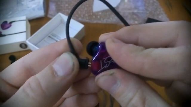 СТИЛЬНЫЕ НАУШНИКИ KZ ZST - НАУШНИКИ С ОТСТЁГИВАЮЩИМСЯ КАБЕЛЕМ смотреть онлайн