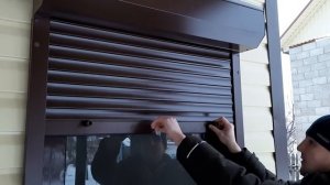 Решетки или рольставни? Что лучше защитит?