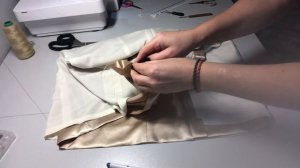 Мастер-класс: как упаковать подкладкой разрез и низ платья