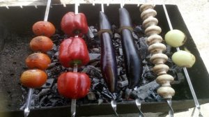 Аджапсандал на мангале