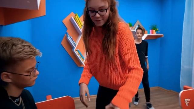 драгоценные украшения вызвали повышенное слюноотделение смотреть онлайн