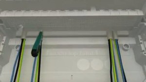 Установка щитка Hager Volta