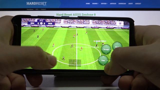 Asus Zenfone 8 - PES Mobile Performance Test | 60 FPS | 120 Hz смотреть онлайн