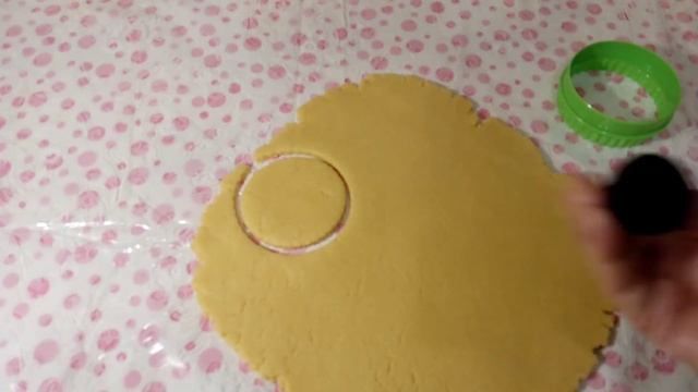 Печенье ореховые кольца.