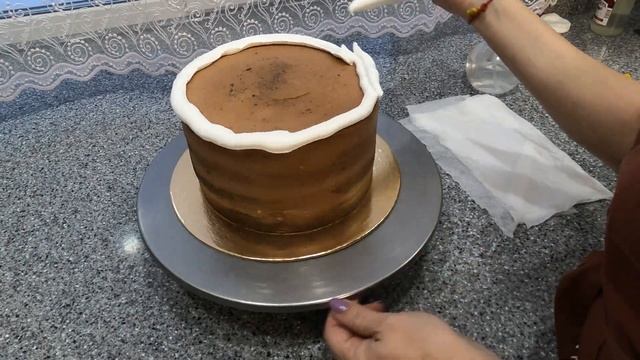 Рецепт, сборка и украшение шоколадного торта с подтеками | Шоколадный торт с орехами | смотреть онлайн