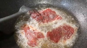 мясо с кровью