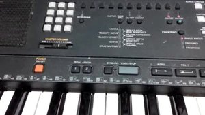 YAMAHA PSR SQ16