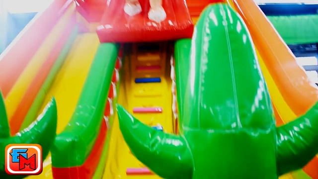 Надувной батут-горка «Зов тигра», размер 10х5х7 м. смотреть онлайн