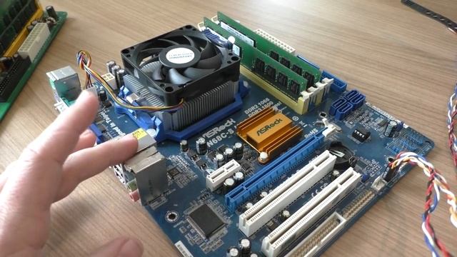 Обзор мат.плат. Комплекты для сборки Бомж-_ПК _.mp4 смотреть онлайн