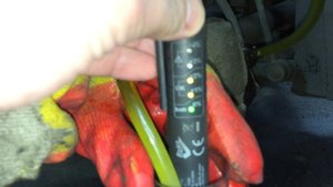 Тест тормозной жидкости из суппорта на наличие воды.