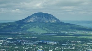 Горы Пятигорска в 4к. Вид с горы Машук. Футажи гор. Праллакс-видео. Синемаграфия. Живые фотографии.