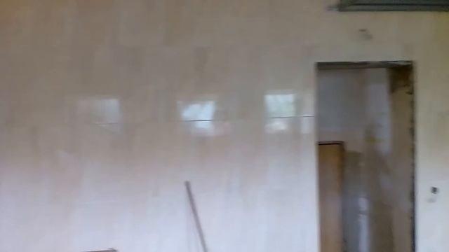 Плитка в гаражі на стінах+відкоси
