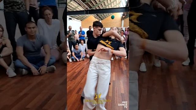 How deep is your love? l Bachata Sensual l Daria Gribanovskaia & Leo Lorenzi смотреть онлайн