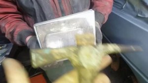 ЯК ЗАМІНИТИ СКЛО ФАРИ ТАВРІЯ(КАК СНЯТЬ СТЕКЛО ФАР В ТАВРИИ)