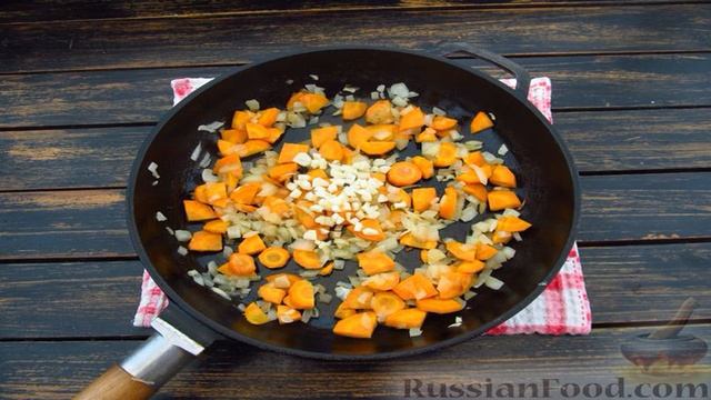 Суп с баклажанами, курицей и спагетти