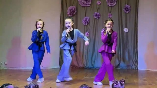 Группа БЕЗ ИГРУШЕК - ПОПУРИ ( КОНЦЕРТ @kidsvox ) смотреть онлайн