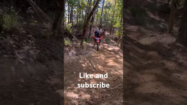 Leading the pack @zaybishopmx @gageeberhardt731 #dirtbikes #harescramble #ktm #racing