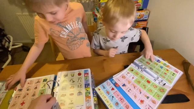 Папки для коммуникации. Наше пособие для развития речи двойняшек. Детский билингвизм смотреть онлайн