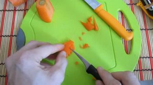 Карвинг . Как вырезать листок из моркови 