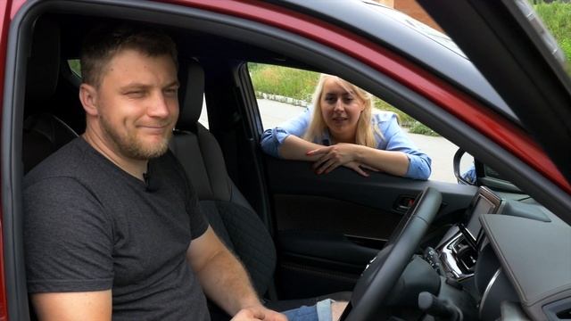 Семейный тест-драйв Toyota C-HR Hybrid. Стоит ли он своих денег? смотреть онлайн