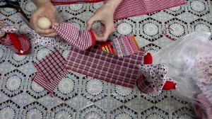 Изготавливаем кукол-неваляшек в традиционном удмуртском костюме