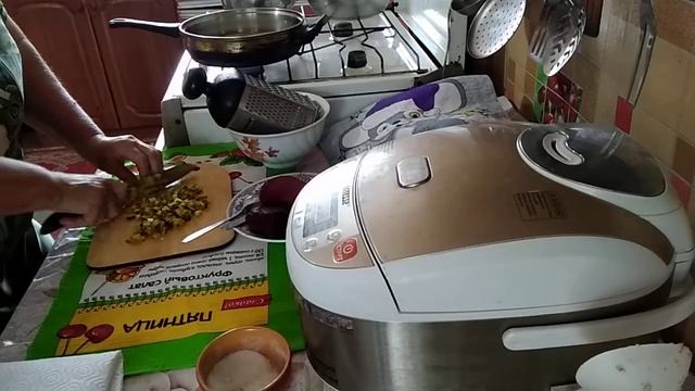 СаЛАТ ИЗ СВЕКЛЫ. ОЧЕНь ВКУСНЫЙ и ОЧЕНЬ БЮДЖЕТНЫЙ???? смотреть онлайн