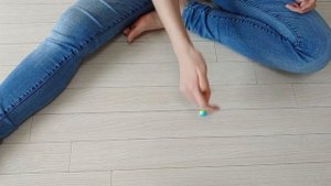 Korean Game: How To Play Gonggi 공기놀이 하는법