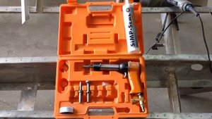 Ремонт катера Starcraft, инструмент для клёпки полнотелыми заклепками.