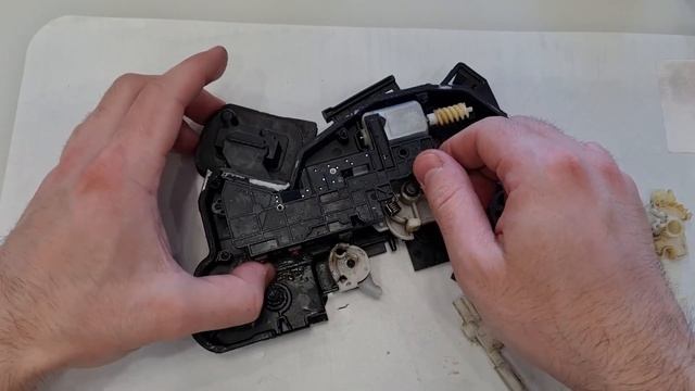 ремонт замка двери Volkswagen смотреть онлайн