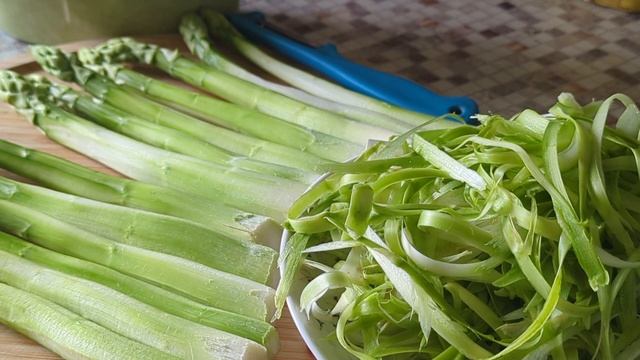 Grüne Spargel Suppe. ?Суп из зелёной спаржи