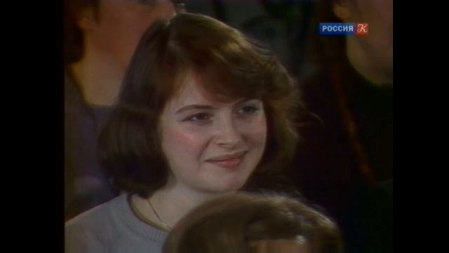 Алла Баянова Я милого узнаю по походке... смотреть онлайн