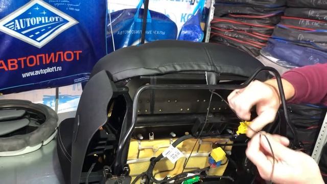 Установка авточехлов на РЕНО МЕГАН 3 / РЕНО ФЛЮЕНЦ смотреть онлайн