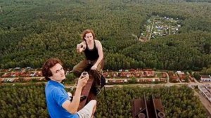 А над Доном золотые купола