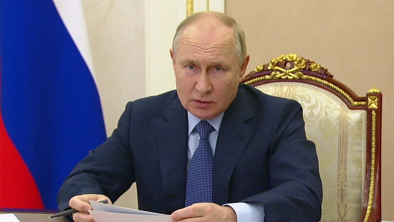 Владимир Путин провел оперативное совещание с постоянными участниками Совета безопасности России