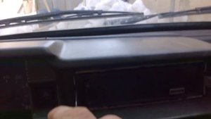 как вытащить магнитолу без ключей