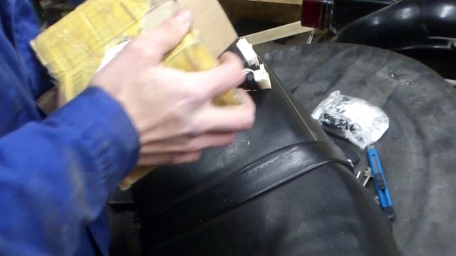 Видео распоковки посылки с бсз от Карамова Вадима смотреть онлайн