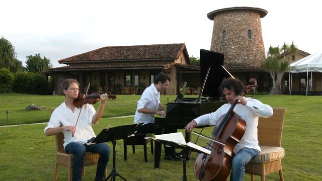 The International Chamber Orchestra of Puerto Rico at Royal Isabela Ep.1 смотреть онлайн
