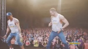 Два парня красиво танцут / Zumba 2017 - Despacito.