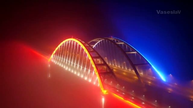 ПОДСВЕТКА КРЫМСКОГО МОСТА - Комментарии иностранцев смотреть онлайн