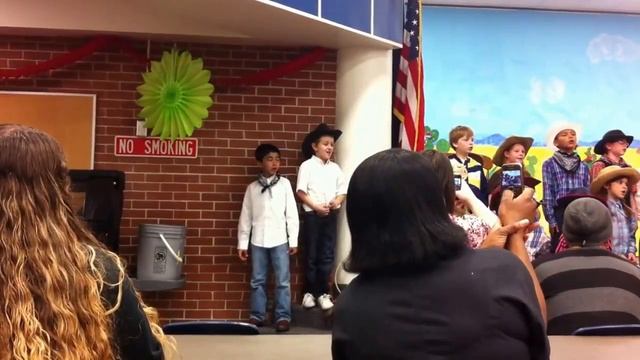 Smith Elementary 2nd Grade Program - "Git Along, Little Doggie" смотреть онлайн