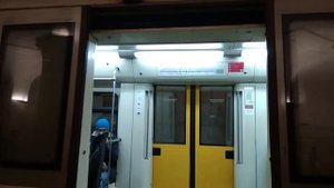 Поезд 81-740 с половиной 81-740.1 Русич прибывает на станции Кропоткинская