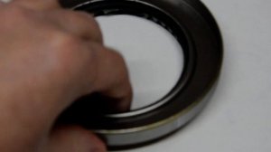 Сальник Задней Ступицы Внутренний ISUZU 4HK1