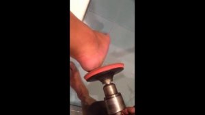 Шлифовка пяток с помощью дрели