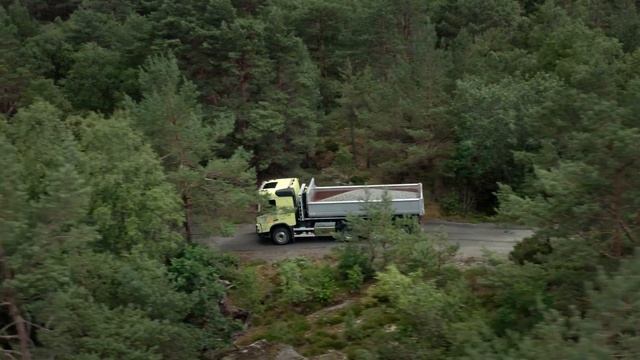 Volvo Trucks - Test drive of the Volvo FMX (some features and how to use them) смотреть онлайн