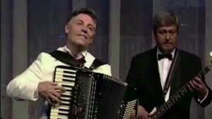 "Карусель" - муз. Ю.Шахновского, исполняют В.Ковтун и М.Лелюх